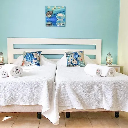 - Sleeps 2 Parking & Pool Access *