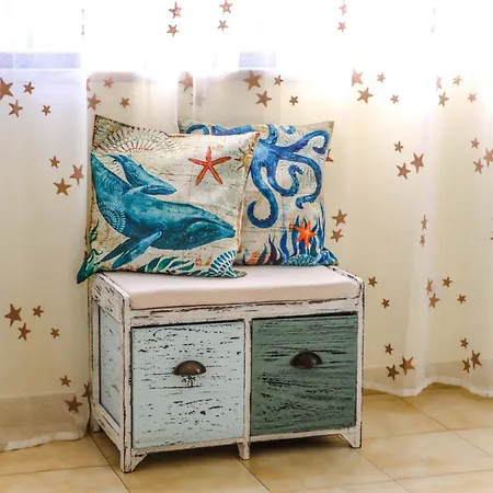 - Sleeps 2 Parking & Pool Access Lejlighed *