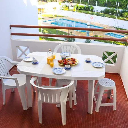 - Sleeps 2 Parking & Pool Access * Albufeira