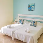 Apartmán - Sleeps 2 Parking & Pool Access *