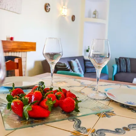 - Sleeps 2 Parking & Pool Access Apartmán Albufeira