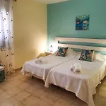 Apartamento - Sleeps 2 Parking & Pool Access